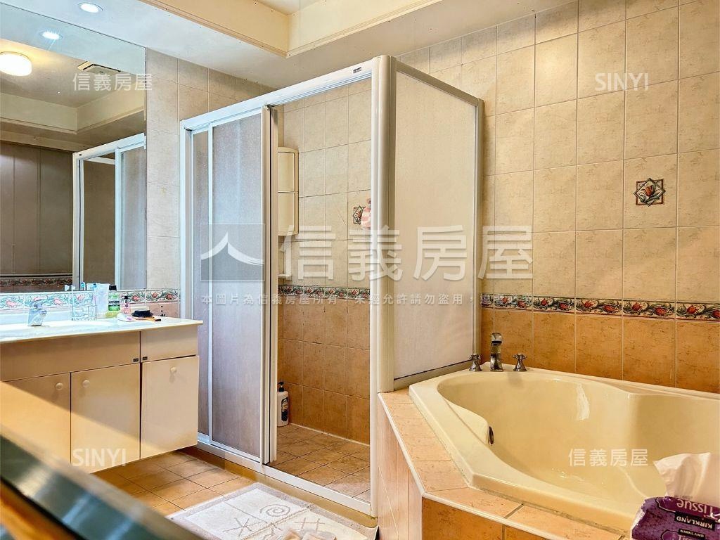 東區★專任★車位透天房屋室內格局與周邊環境