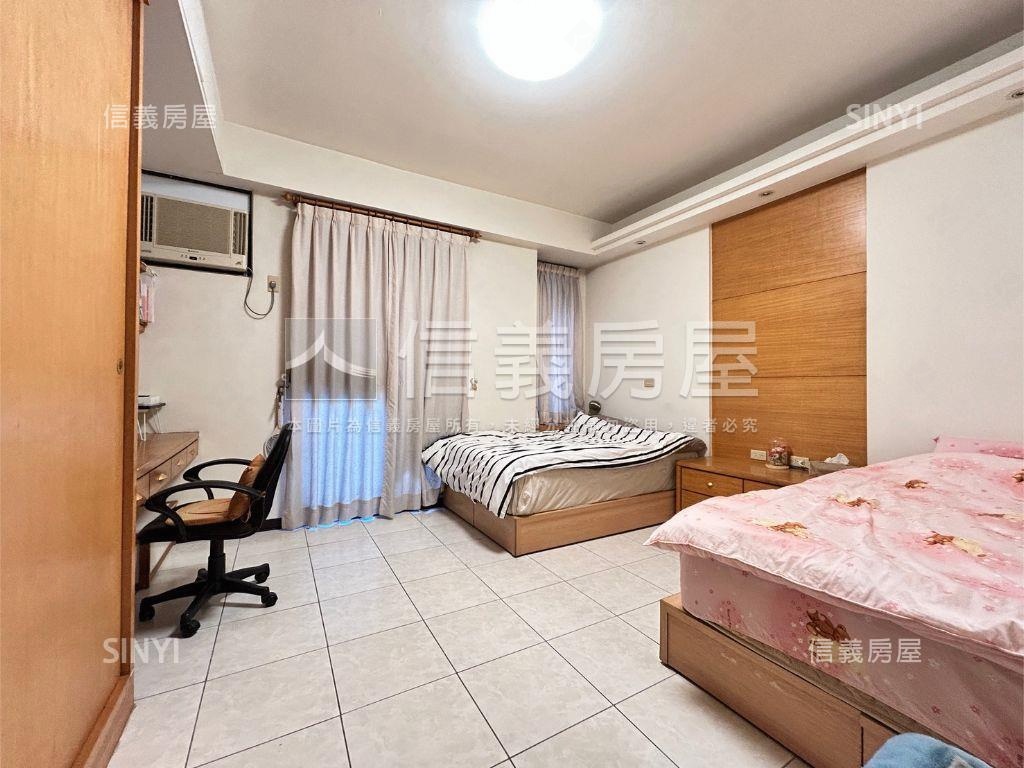 東區★專任★車位透天房屋室內格局與周邊環境