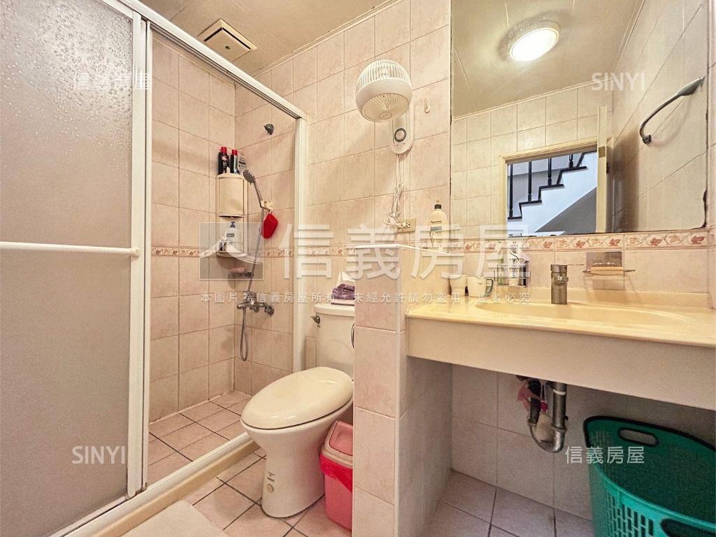 東區★專任★車位透天房屋室內格局與周邊環境