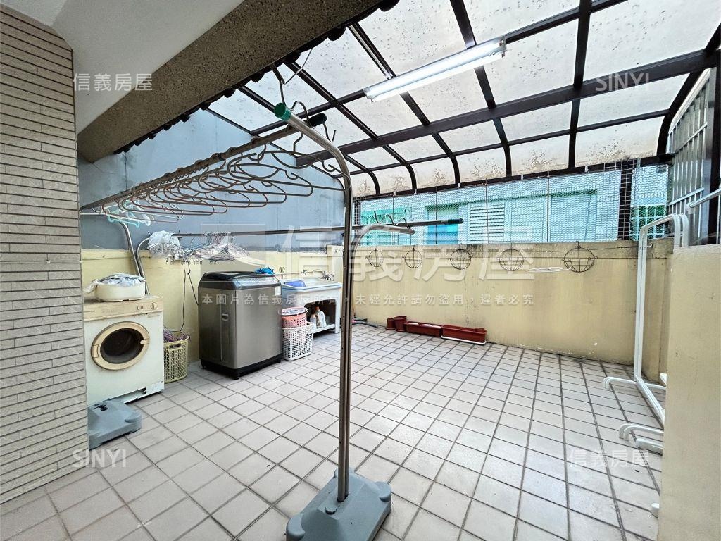 東區★專任★車位透天房屋室內格局與周邊環境