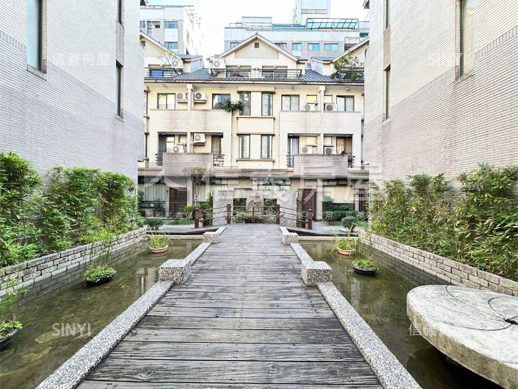 東區★專任★車位透天房屋室內格局與周邊環境