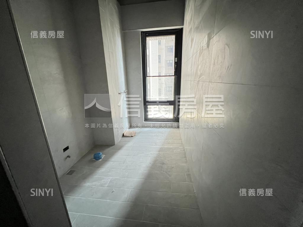 華人匯Ａ１－１３非毛胚房屋室內格局與周邊環境