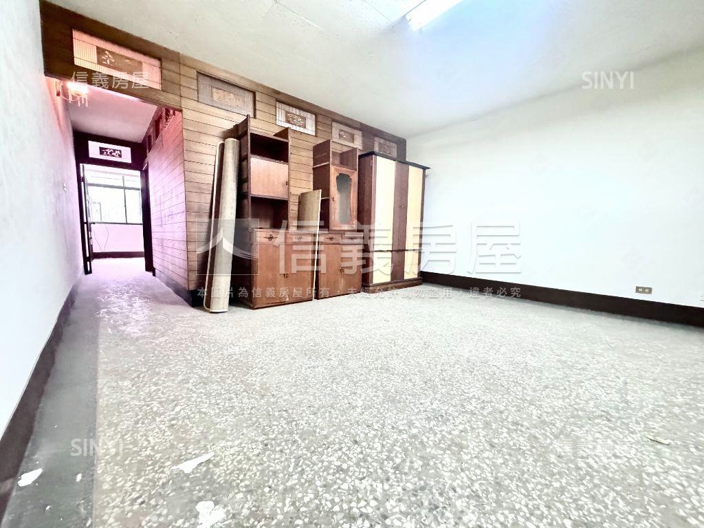 稀有近車站捷運正街透店房屋室內格局與周邊環境