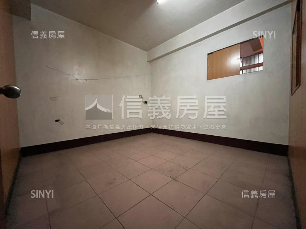 正環西路燙金透天店面房屋室內格局與周邊環境