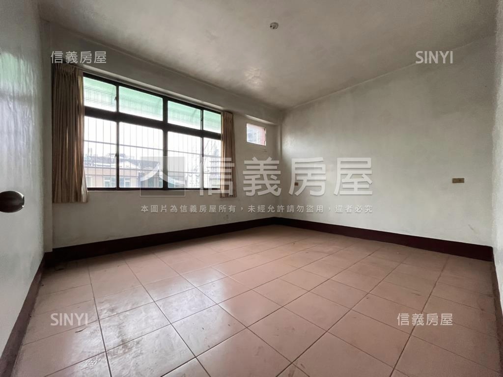 正環西路燙金透天店面房屋室內格局與周邊環境