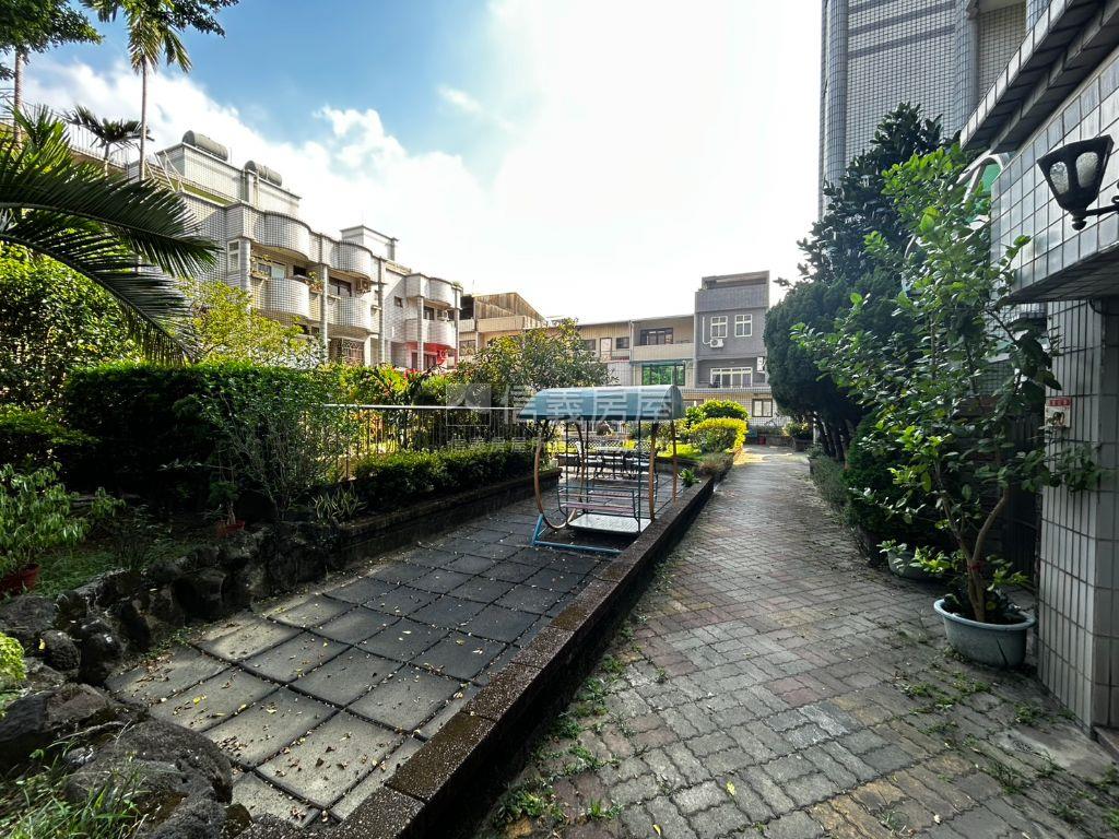 美花園大坪數一樓三房車位房屋室內格局與周邊環境