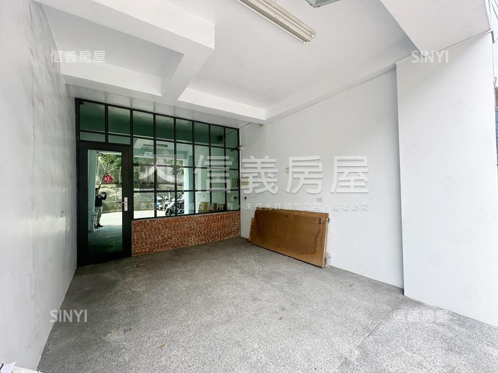 近建工清水模屋況佳美透房屋室內格局與周邊環境