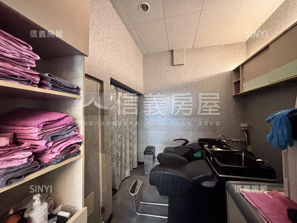 稀有凱旋一路面學校店透房屋室內格局與周邊環境