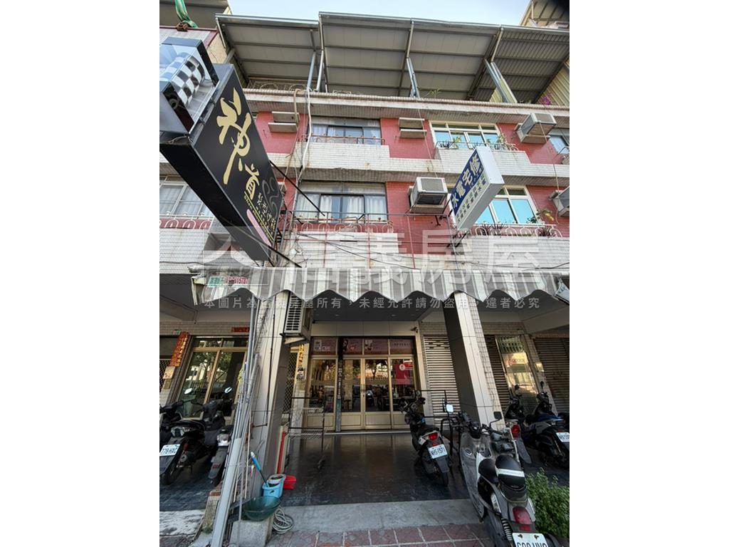 稀有凱旋一路面學校店透房屋室內格局與周邊環境