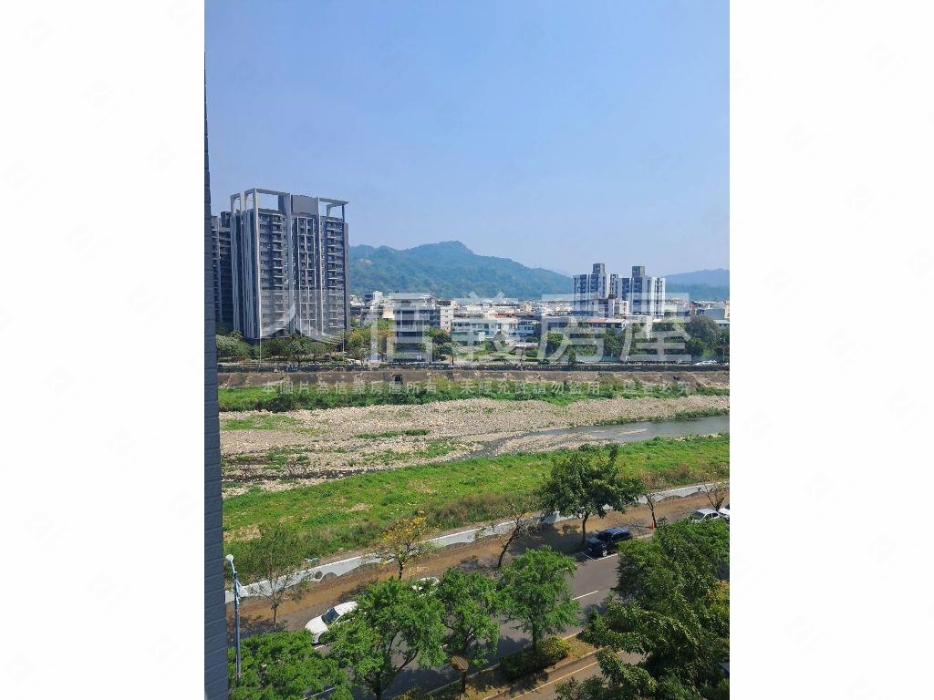 品自在河岸美屋房屋室內格局與周邊環境