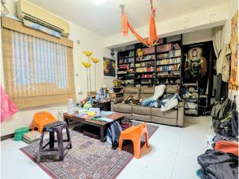 面迪卡儂邊間公寓