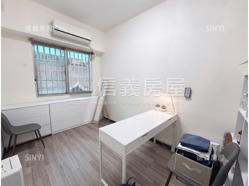冠倫三房美居房屋室內格局與周邊環境