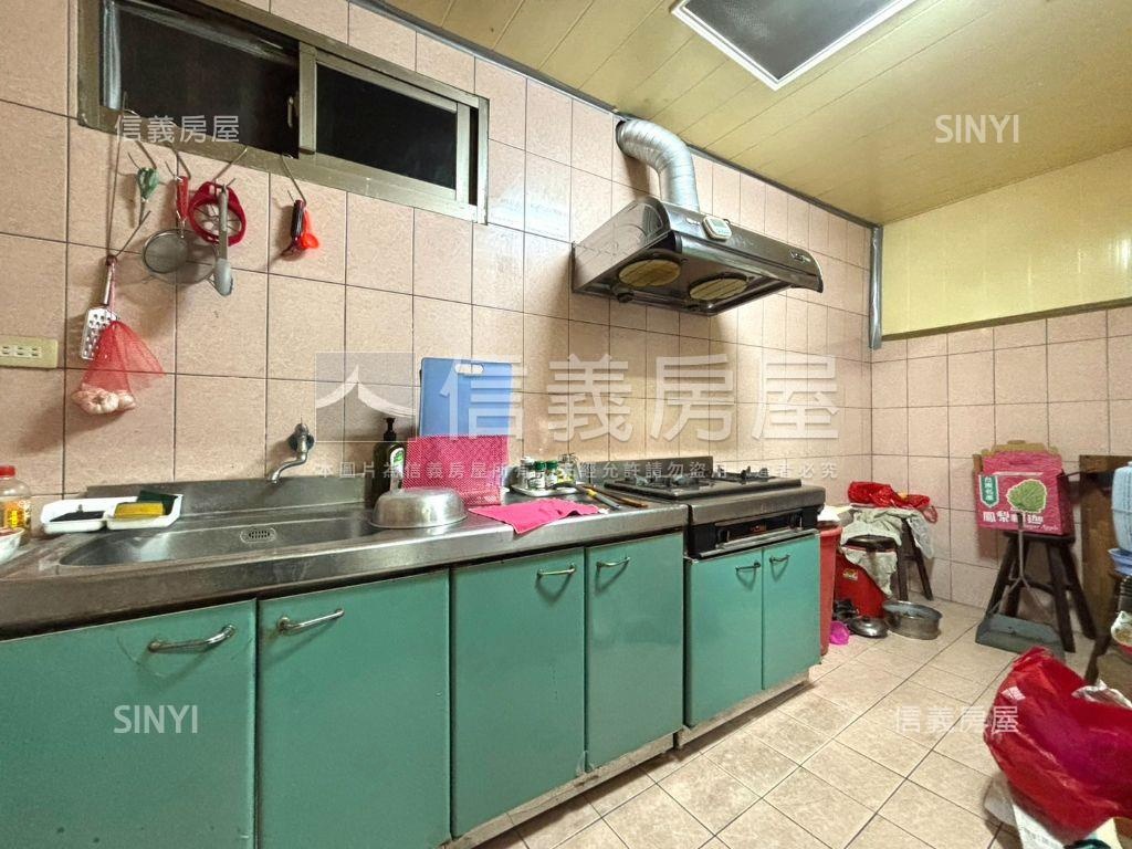 東區｜傳統格局｜獨棟車墅房屋室內格局與周邊環境