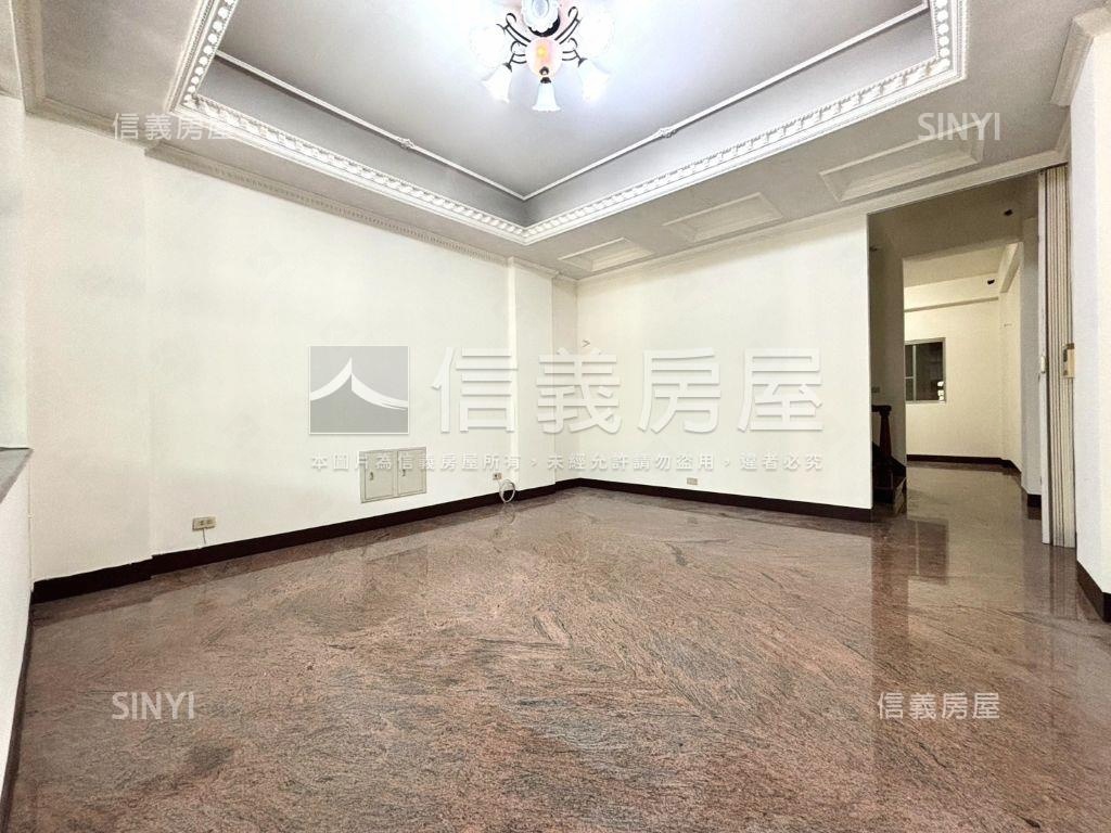 東區｜傳統格局｜獨棟車墅房屋室內格局與周邊環境