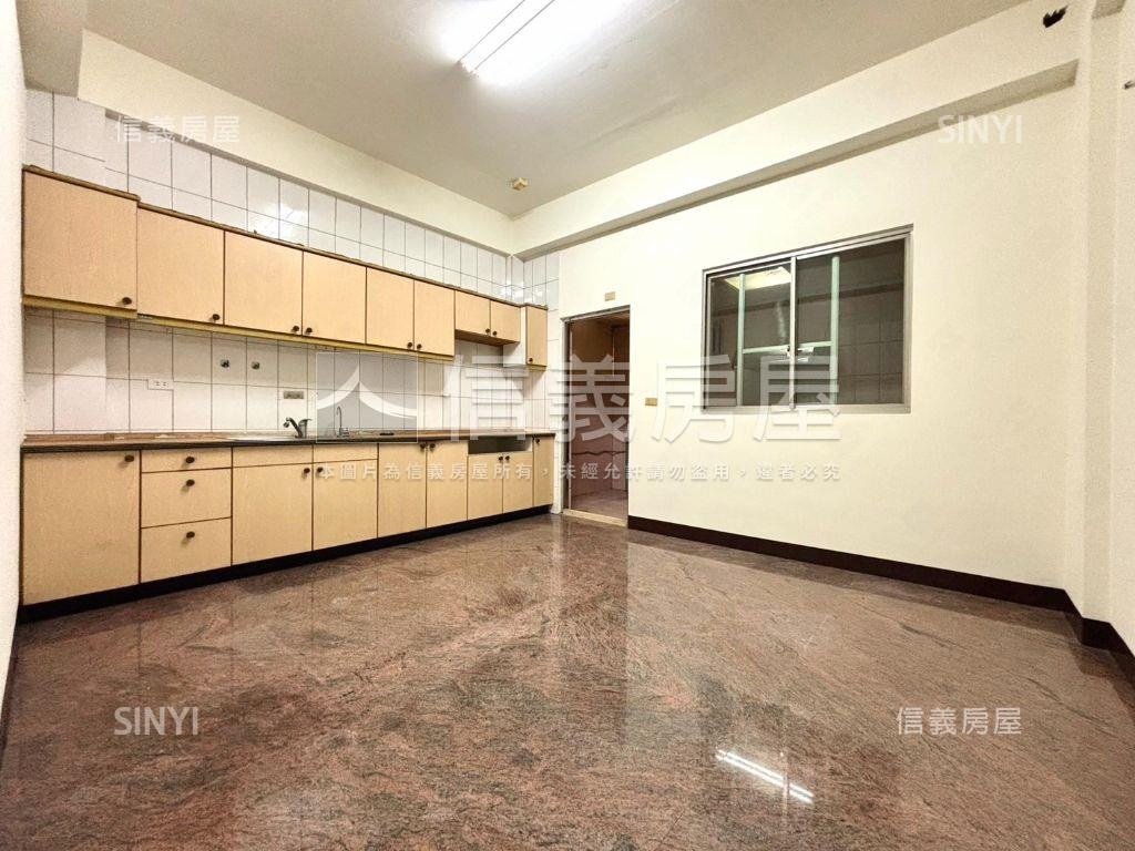 東區｜傳統格局｜獨棟車墅房屋室內格局與周邊環境