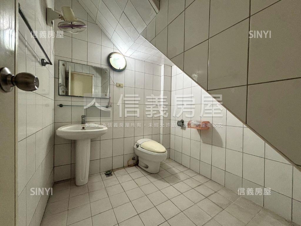 東區｜傳統格局｜獨棟車墅房屋室內格局與周邊環境