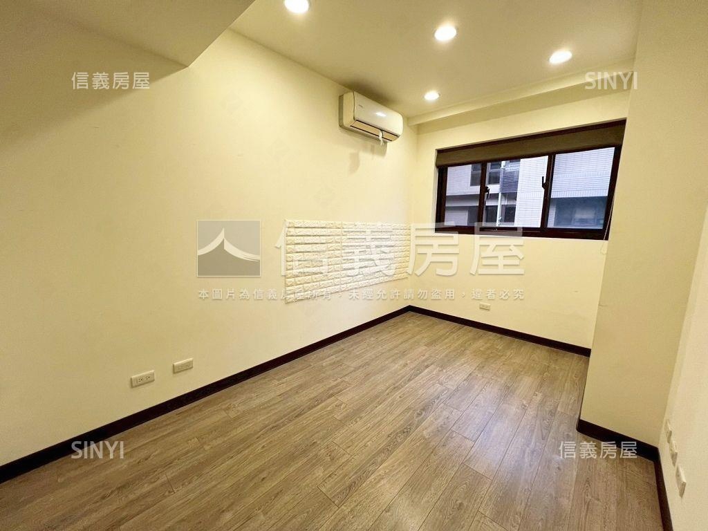 四季紅挑高大器三房車位房屋室內格局與周邊環境