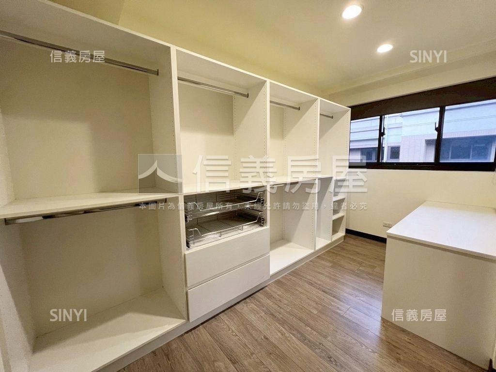 四季紅挑高大器三房車位房屋室內格局與周邊環境