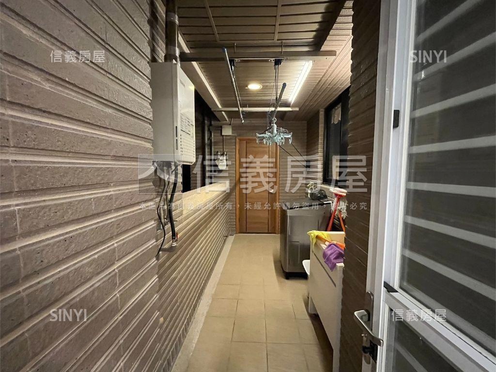 聚合發榮耀前棟美裝潢房屋室內格局與周邊環境