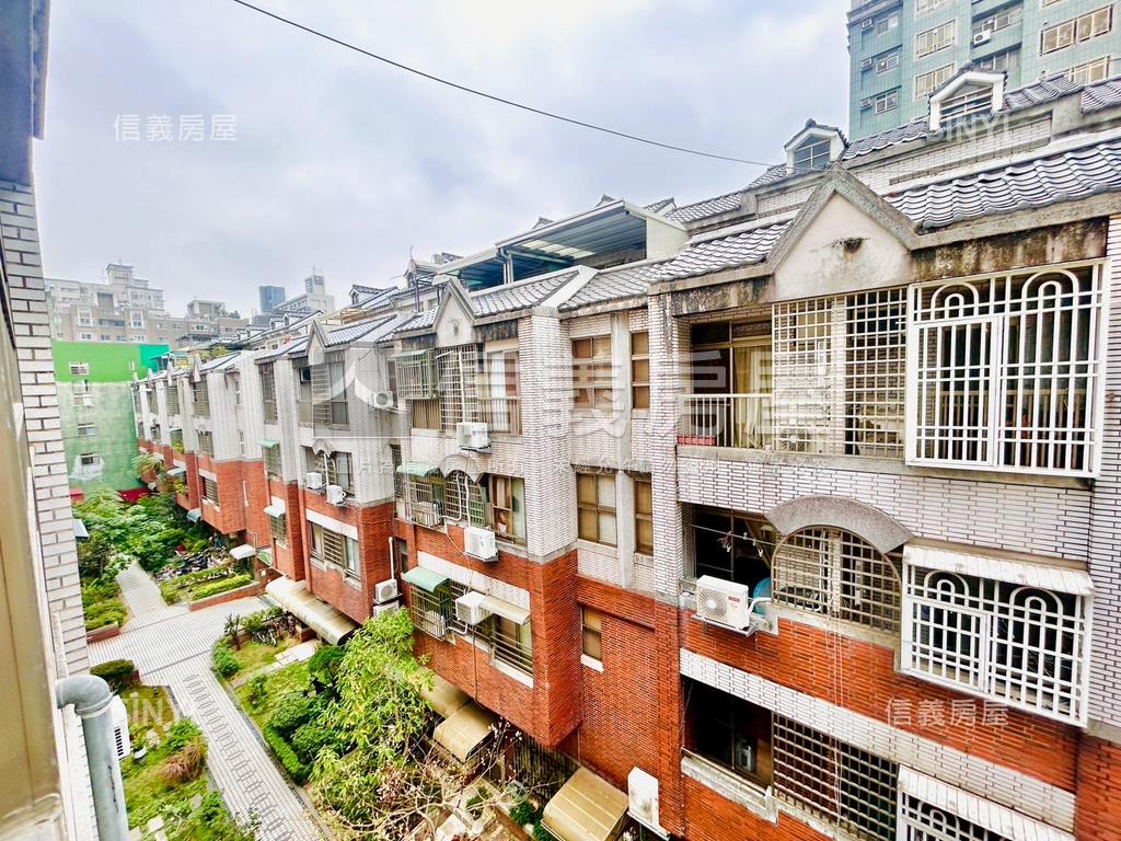 近秋紅谷珍稀獨棟透店房屋室內格局與周邊環境