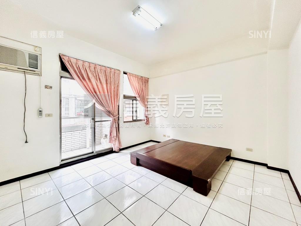 近秋紅谷珍稀獨棟透店房屋室內格局與周邊環境