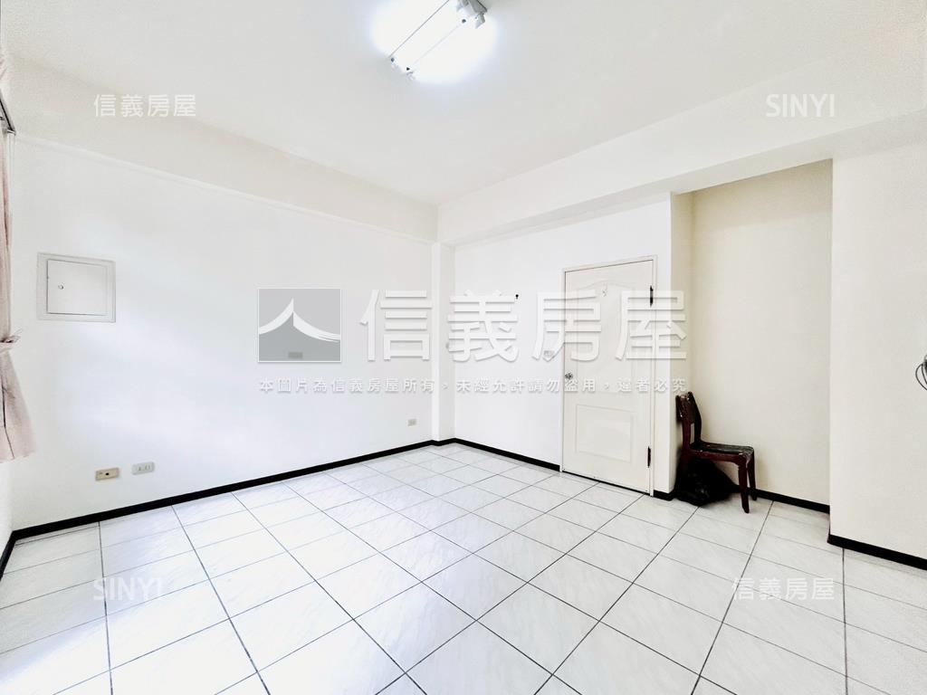 近秋紅谷珍稀獨棟透店房屋室內格局與周邊環境