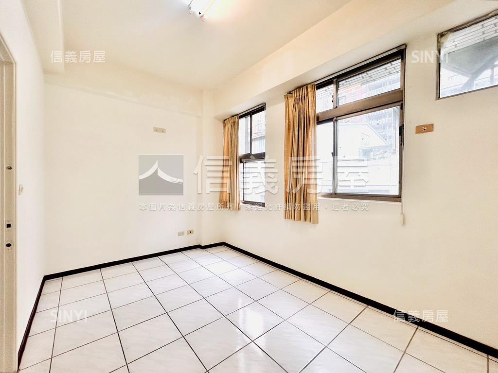 近秋紅谷珍稀獨棟透店房屋室內格局與周邊環境