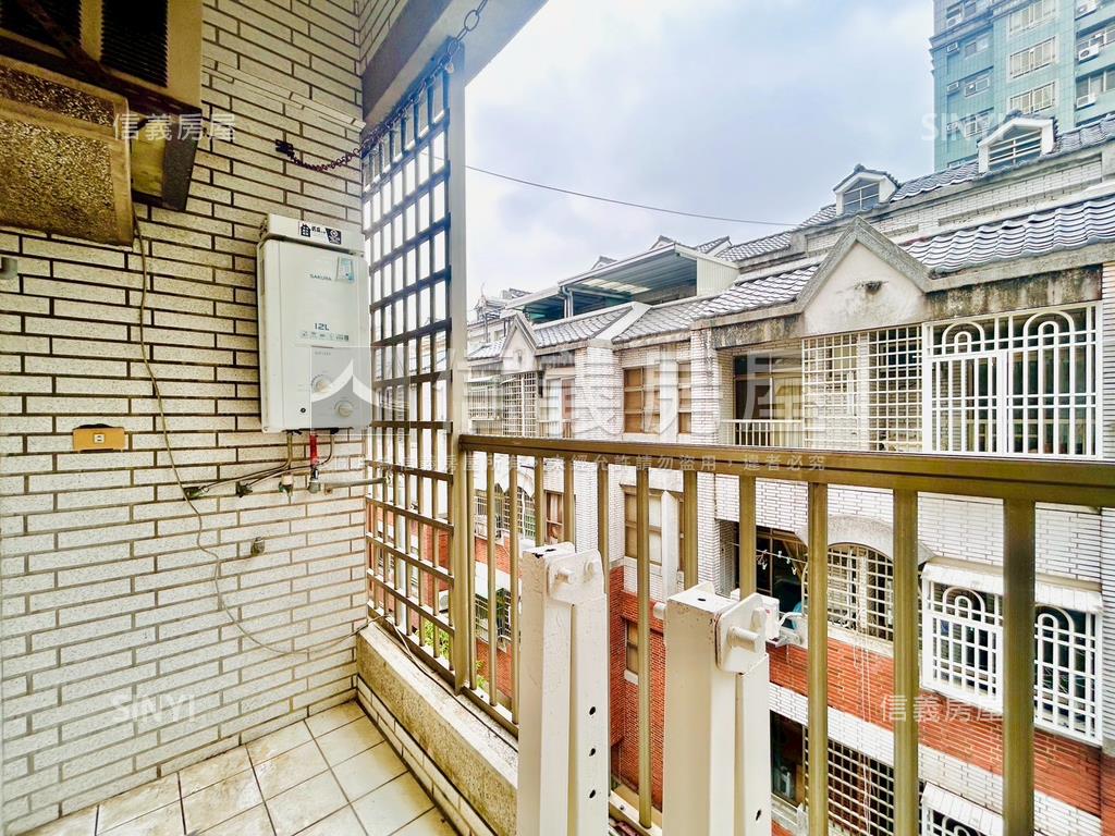 近秋紅谷珍稀獨棟透店房屋室內格局與周邊環境