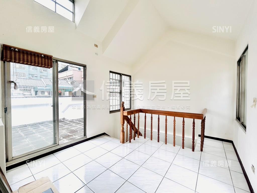 近秋紅谷珍稀獨棟透店房屋室內格局與周邊環境