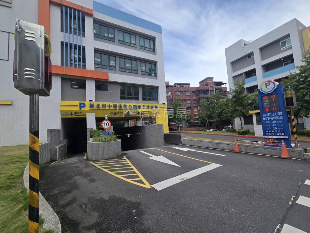 低總價。近公園邊間三房房屋室內格局與周邊環境