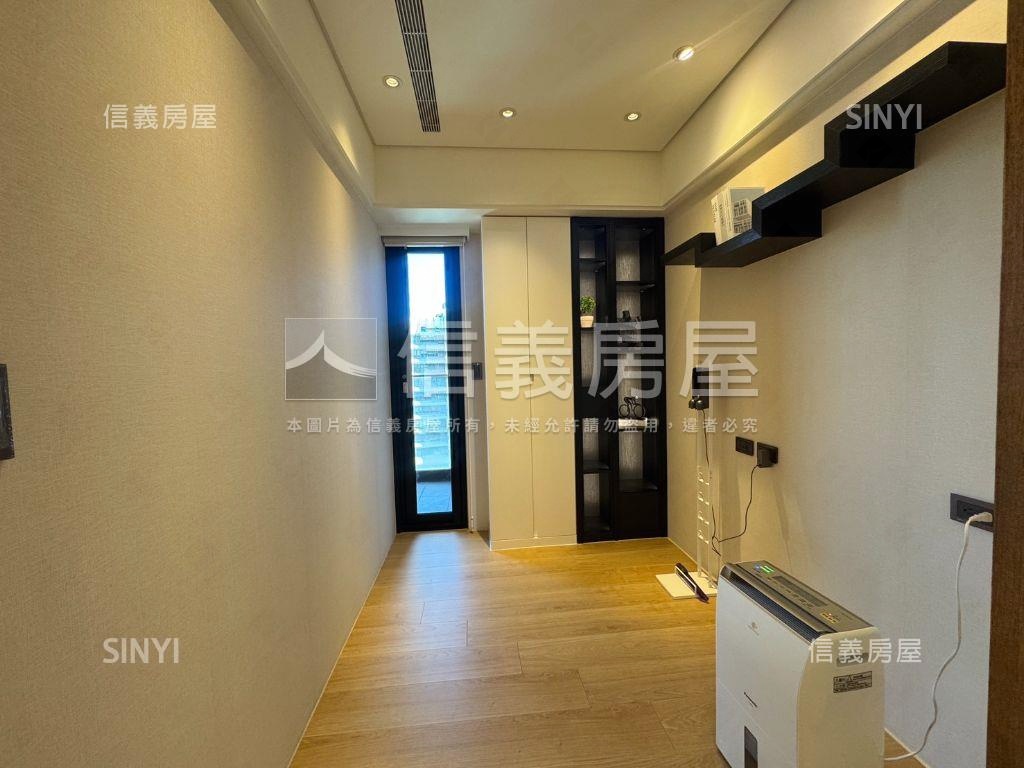 冠德美妝高樓朝南兩房房屋室內格局與周邊環境