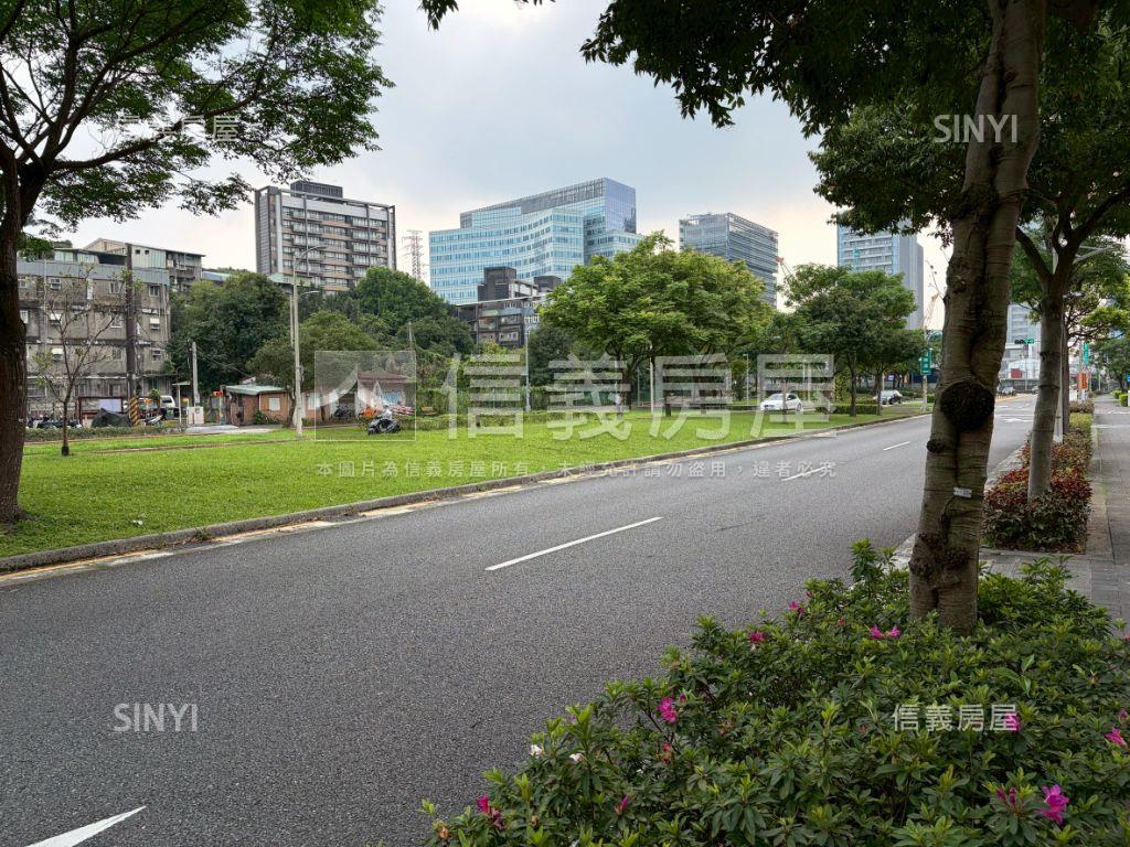 邊間一樓✦南港路一段門牌房屋室內格局與周邊環境
