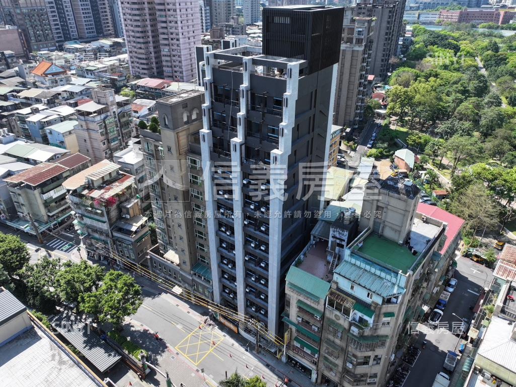 天成河悅二房車位房屋室內格局與周邊環境