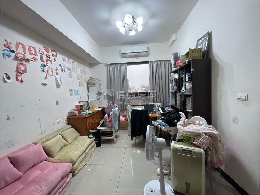和耀２＋１室有車位房屋室內格局與周邊環境