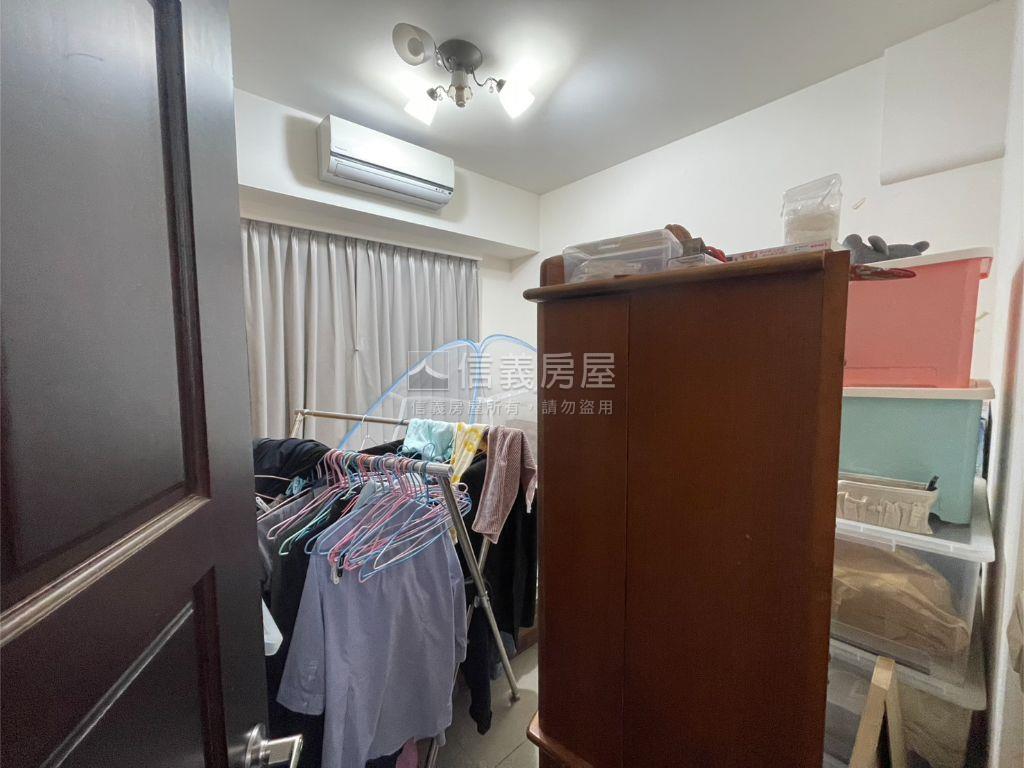 和耀２＋１室有車位房屋室內格局與周邊環境