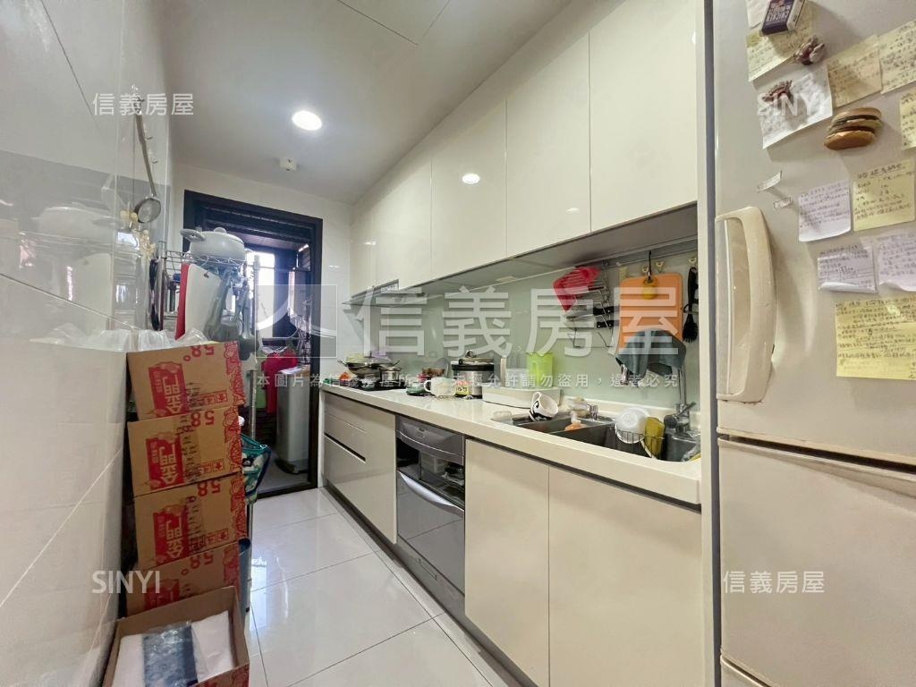京王稀有高樓景觀兩房車位房屋室內格局與周邊環境