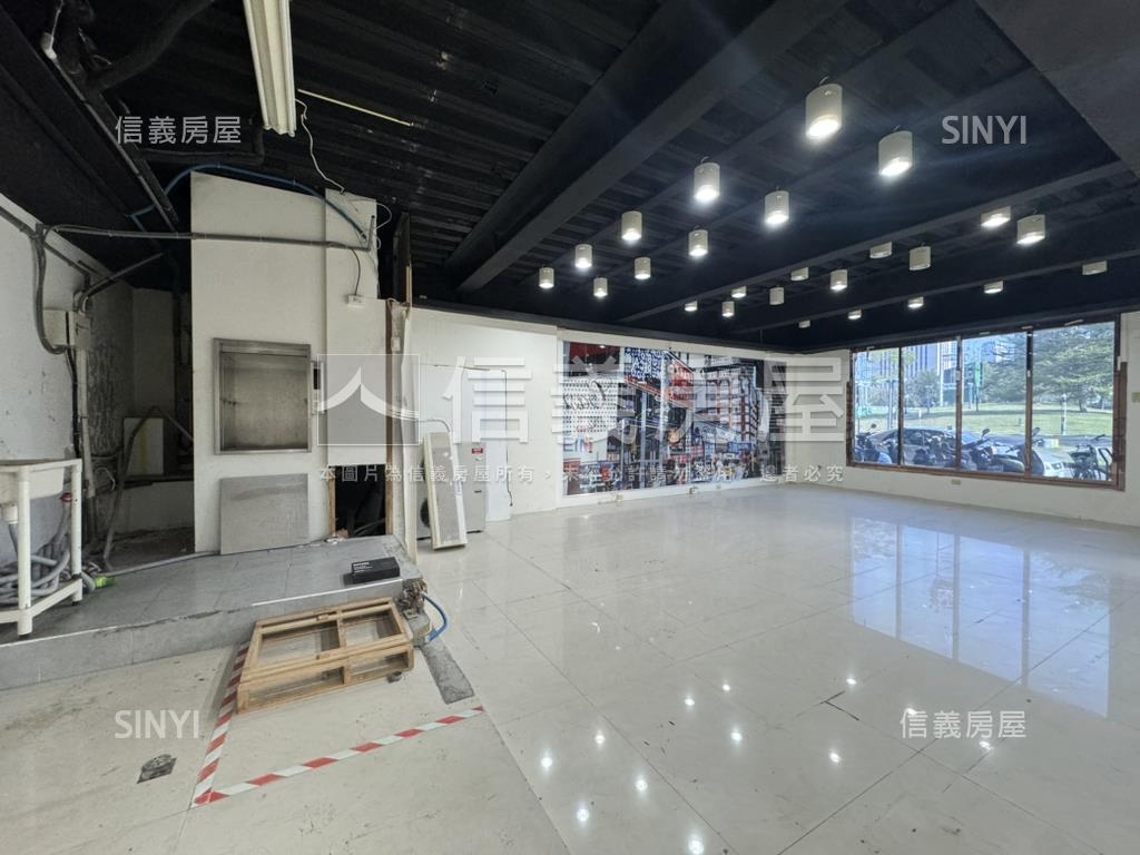 愛河景觀首排三角窗收租店房屋室內格局與周邊環境