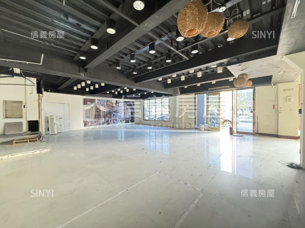 愛河景觀首排三角窗收租店房屋室內格局與周邊環境