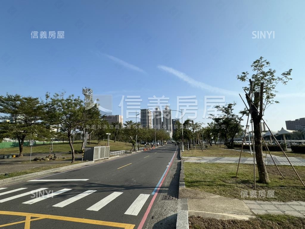 愛河景觀首排三角窗收租店房屋室內格局與周邊環境