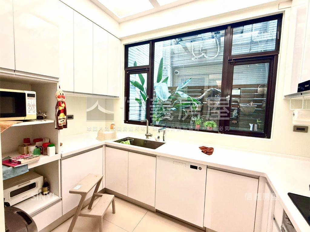 藝墅村大面寬透天房屋室內格局與周邊環境