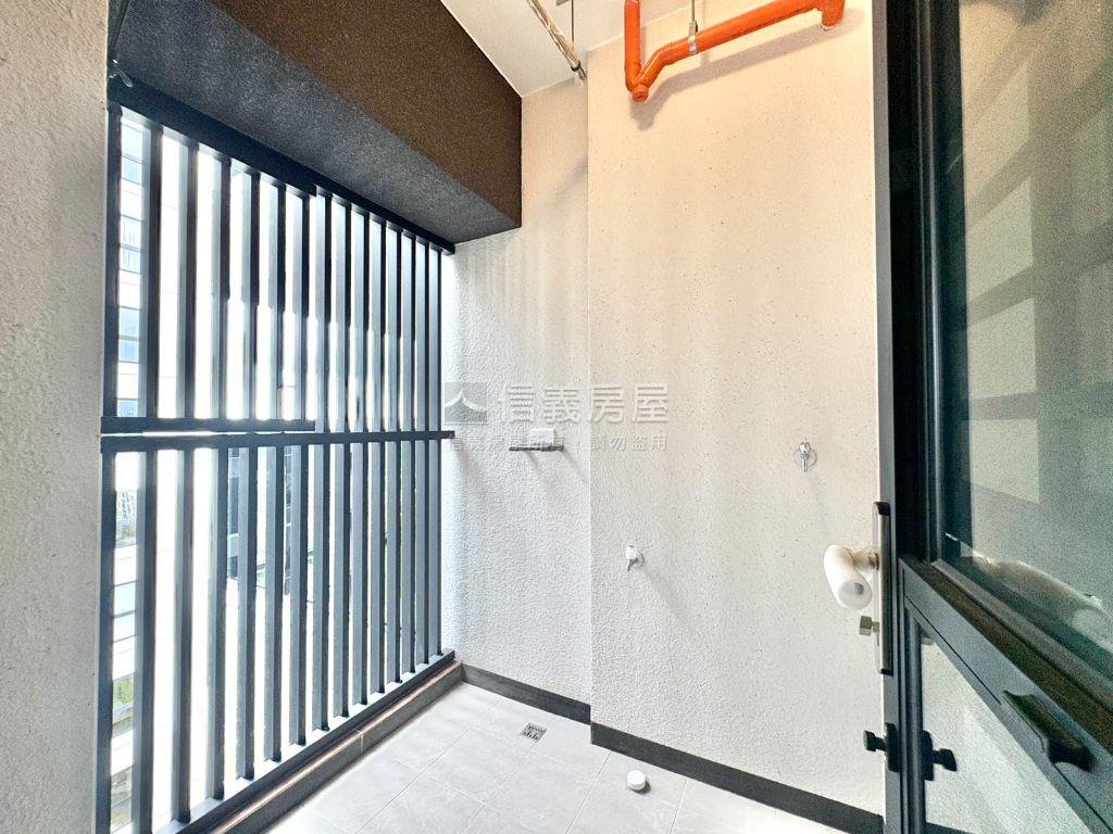 橋科大陽台兩房雙衛平車房屋室內格局與周邊環境