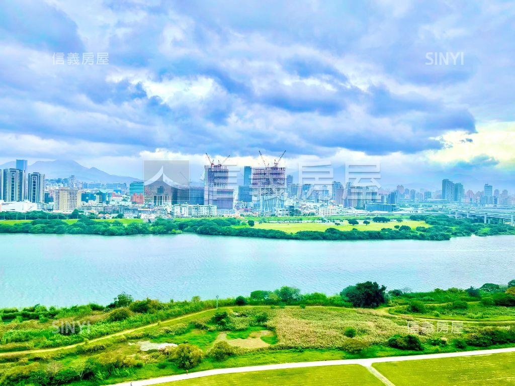 榮群擎川帝王景觀雙車位房屋室內格局與周邊環境