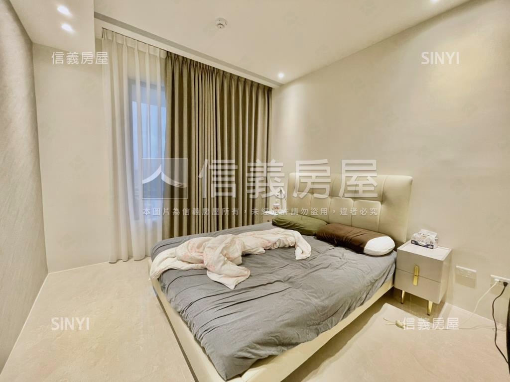 榮群擎川帝王景觀雙車位房屋室內格局與周邊環境