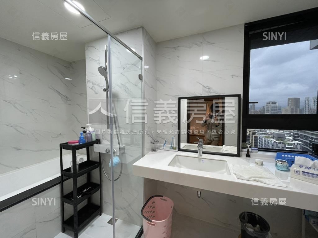 榮群擎川帝王景觀雙車位房屋室內格局與周邊環境