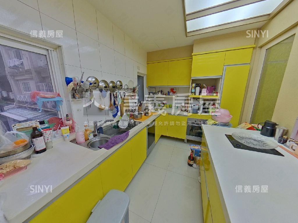 萊茵花園稀有電梯別墅房屋室內格局與周邊環境