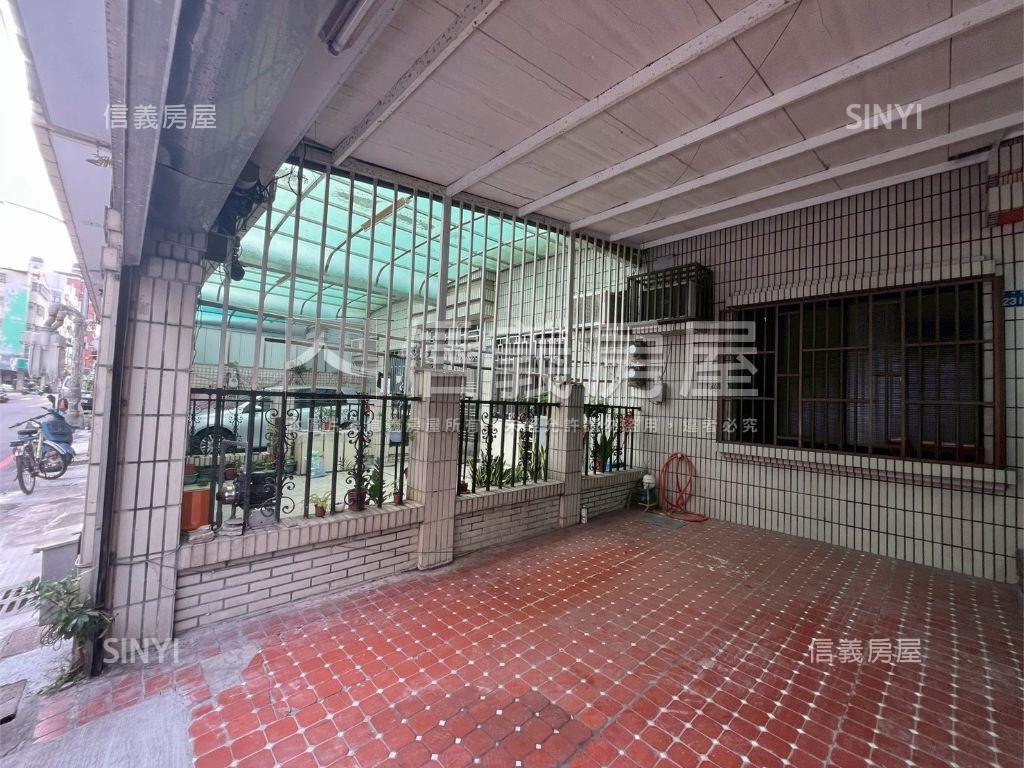 專任新案！臨路車庫透天房屋室內格局與周邊環境
