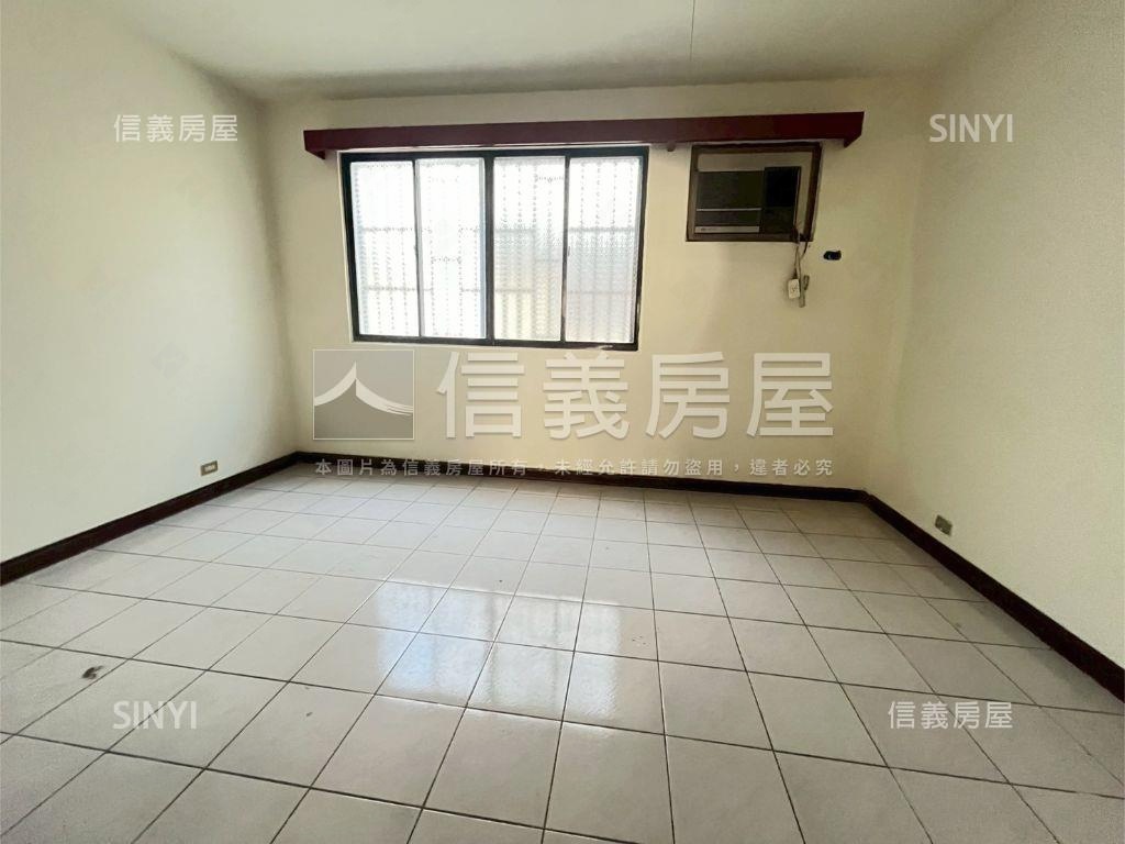 專任新案！臨路車庫透天房屋室內格局與周邊環境