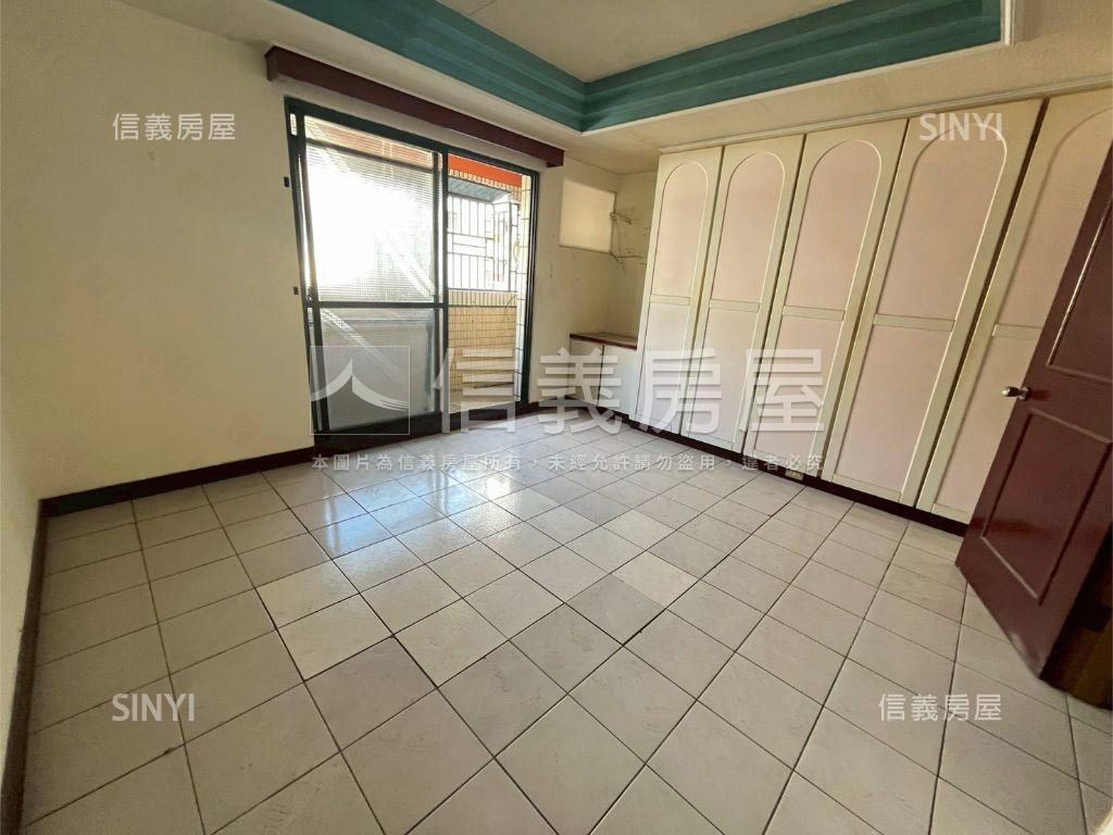 專任新案！臨路車庫透天房屋室內格局與周邊環境