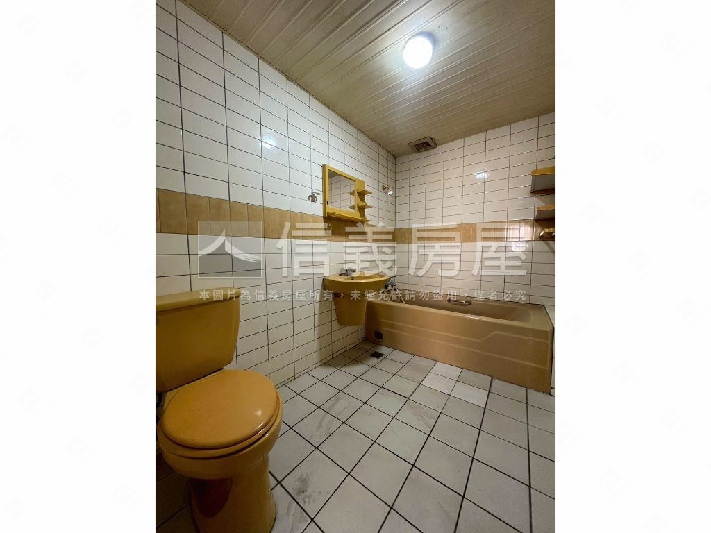 專任新案！臨路車庫透天房屋室內格局與周邊環境