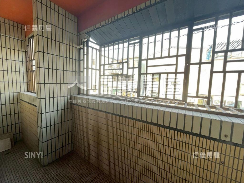 專任新案！臨路車庫透天房屋室內格局與周邊環境